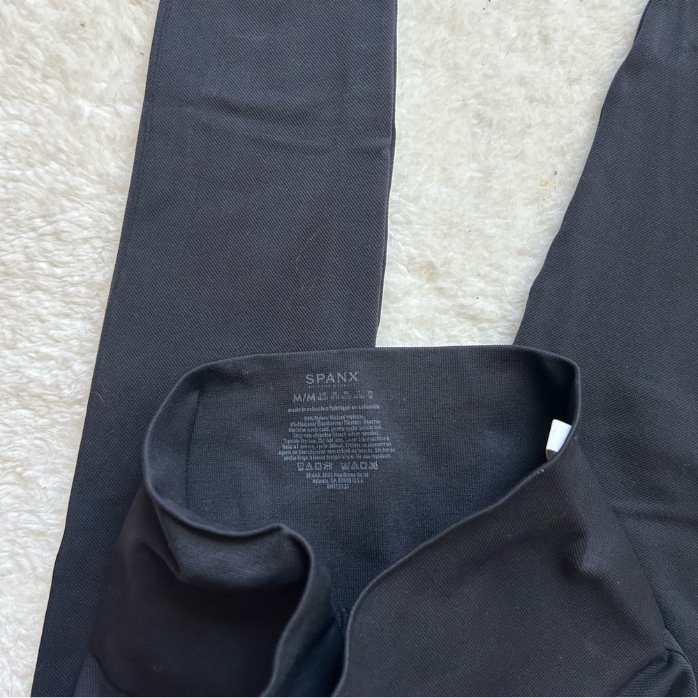 SPANX Black Women's Seamless Leggings - Picture 3 of 4